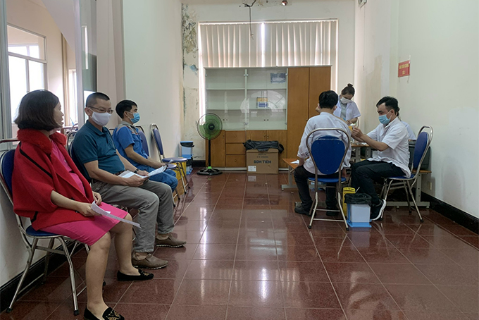 Khánh Hòa: Vận động người dân tích cực tham gia tiêm vắc xin phòng Covid-19 các mũi nhắc lại